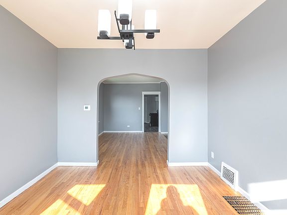 5th image of 518 S 10th Ave