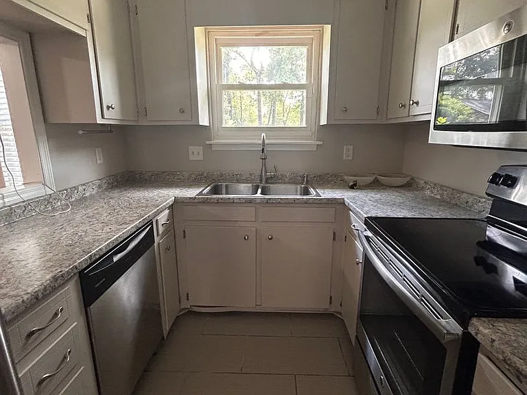228 Miami St — Photo 22