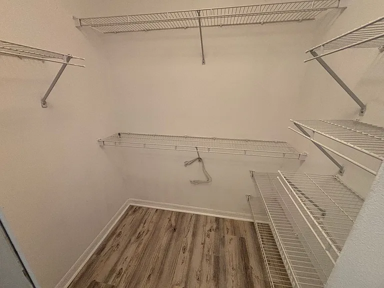 20 Clarendon Ct N — Photo 16