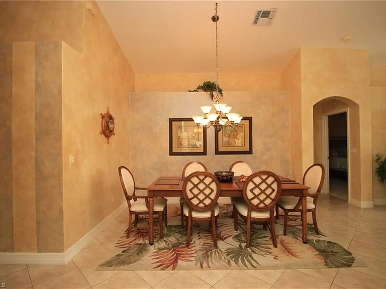 2322 Butterfly Palm Dr — Photo 24