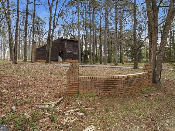 4th image of 720 Twin Pines Rd