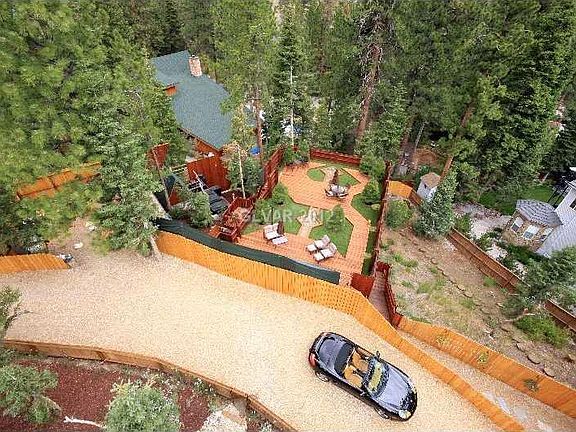 2nd image of 4076 Mont Blanc Way