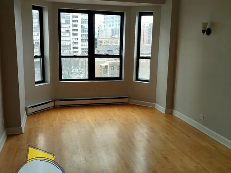 732 W Bittersweet — Photo 11