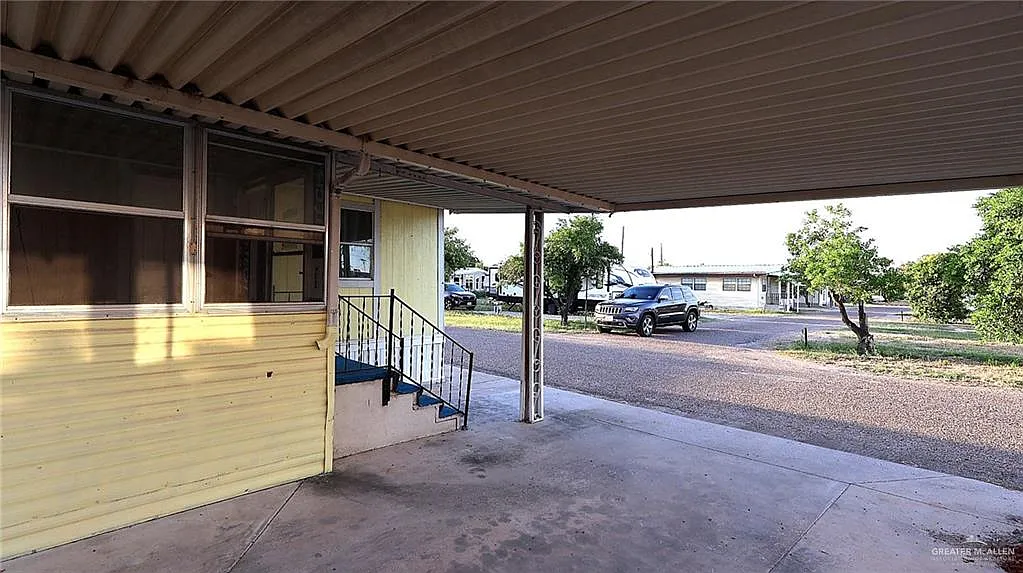 1 bed, 1.0 bath, 897 sqft, $850 — Photo 4