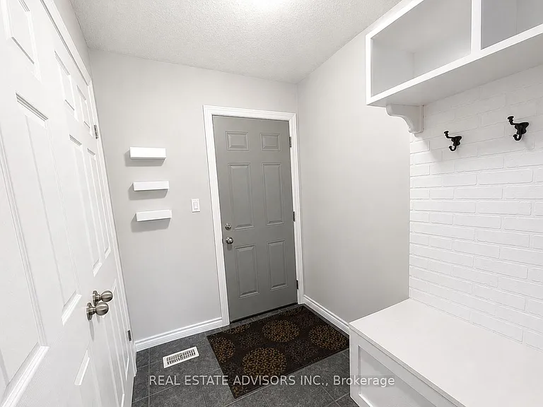 1364 Caen Ave — Photo 8