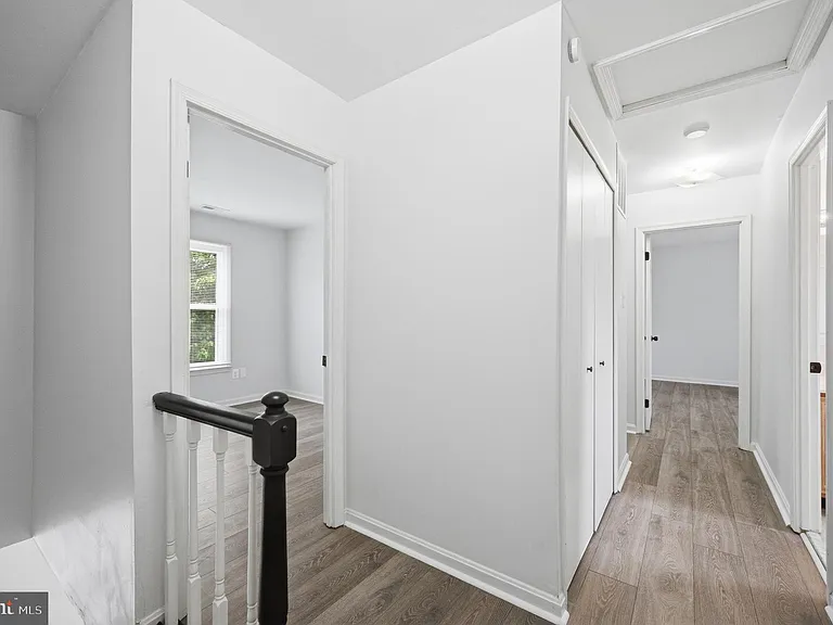 10609 Oxford Ct — Photo 32