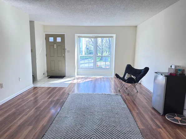 543 Manchester Ct, Piscataway, NJ 08854