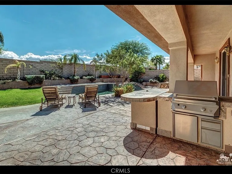 108 Clearwater Way — Photo 2