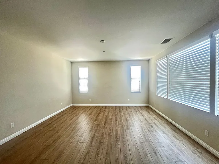 1134 Las Colinas Way — Photo 10