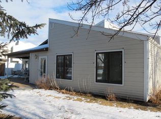 2590 26th Ave S, Grand Forks, ND 58201