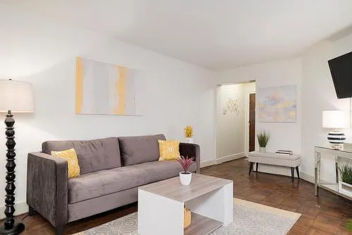 Delaware Park Apartments — Photo 3