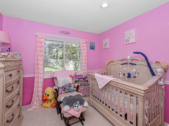 5th image of 64 Fawn Ct