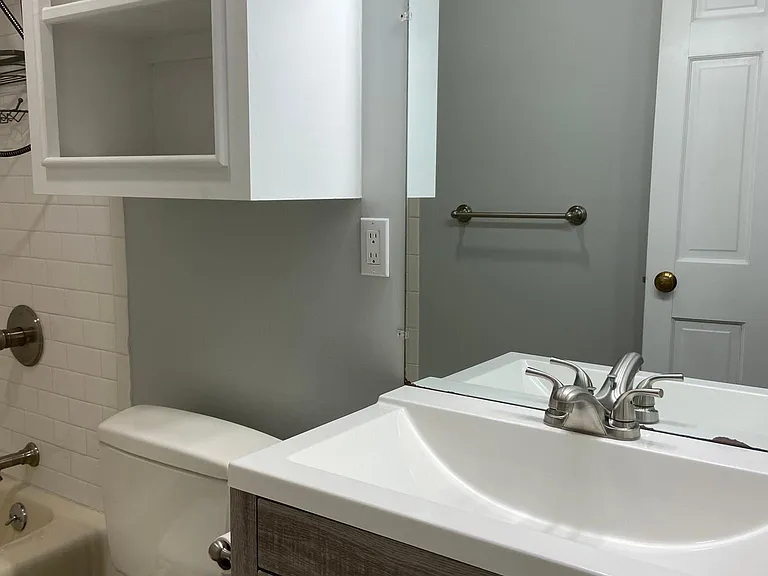 Howland Cir — Photo 3