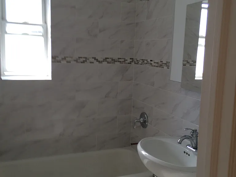 85-04 Forest Pkwy #1D — Photo 3