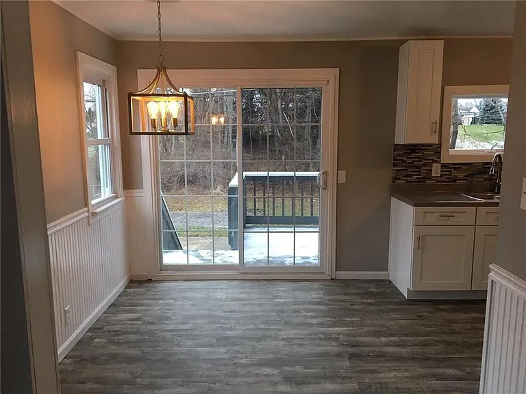 430 Lake Shore Boulevard Ext — Photo 9