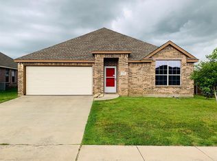 138 Kincaid Dr, Sanger, TX 76266