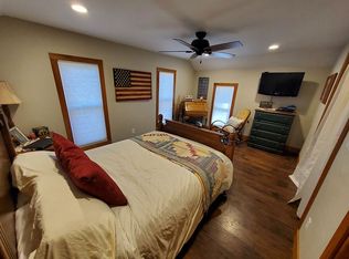 10504 E23 County Home Rd, Center Junction, IA 52212