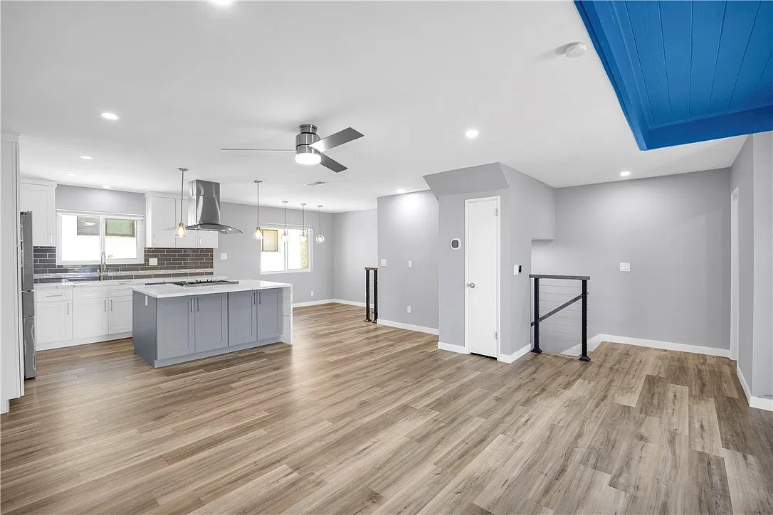 3 bed, 1395 sqft, $3,950 — Photo 3