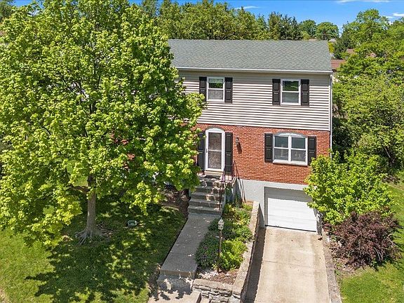 2nd image of 3364 Westmont Cir