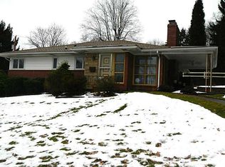 117 Country Club Dr, Pittsburgh, PA