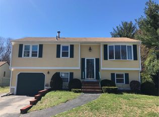 132 Elton Cir, Cranston, RI 02921