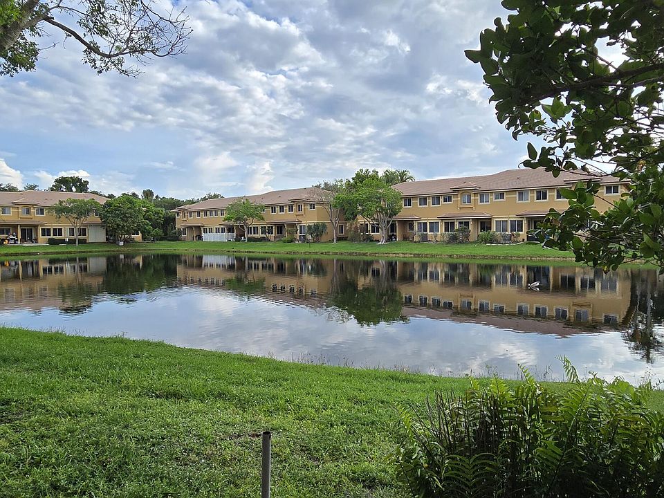 1st image of 4305 Coventry Pointe Way