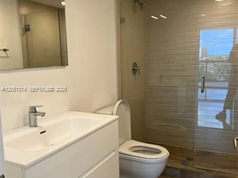 9261 E Bay Harbor Dr #CU-604 — Photo 6