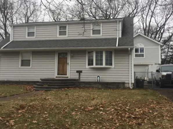 18 Farmingdale Ave, Bloomfield, NJ 07003
