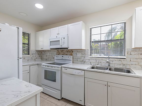 3rd image of 5343 Treetops Dr #S-101