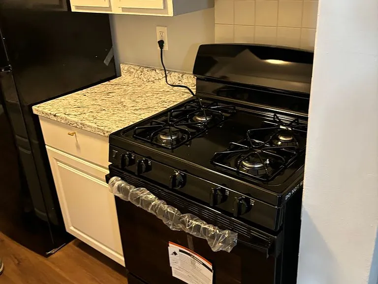 Riley Realty Apartments — Photo 12