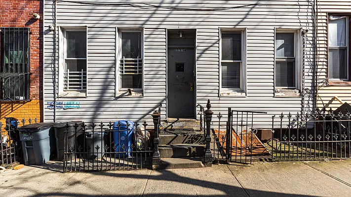 Rented by Nooklyn NYC LLC | media 19