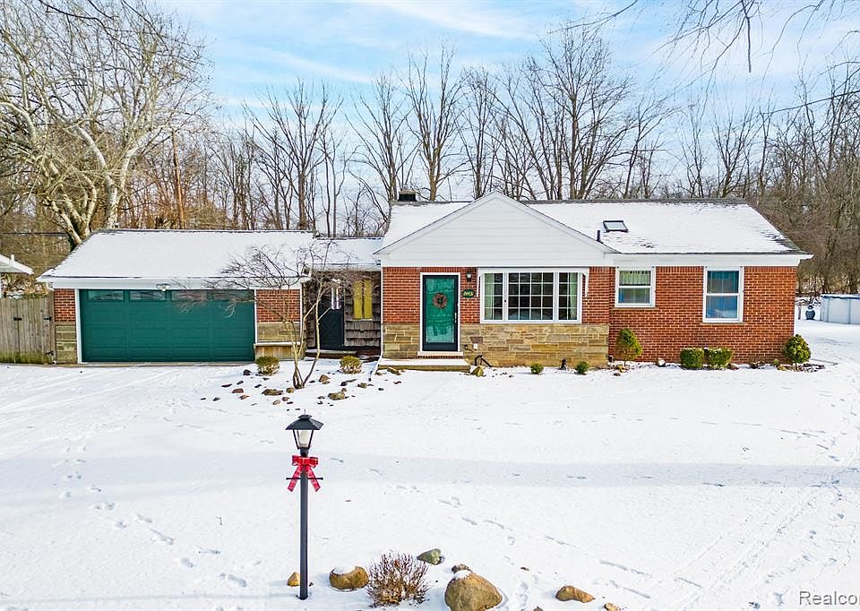 24431 Hickory Dr, Grosse Ile, MI 48138 Zillow