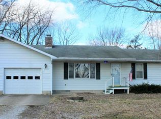 2107 Cedar Ave, Salem, IL 62881