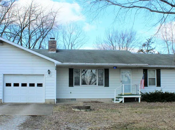 2107 Cedar Ave, Salem, IL 62881