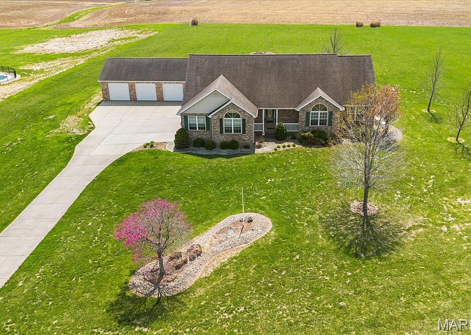 1st image of 932 Virginia Dr