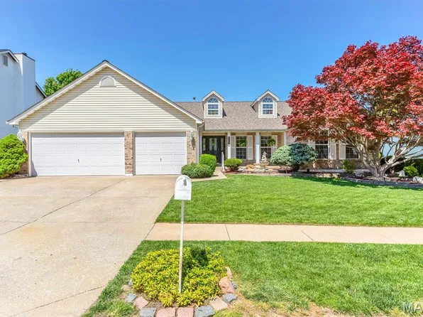 2134 Autumn Wood Dr, Saint Charles, MO 63303