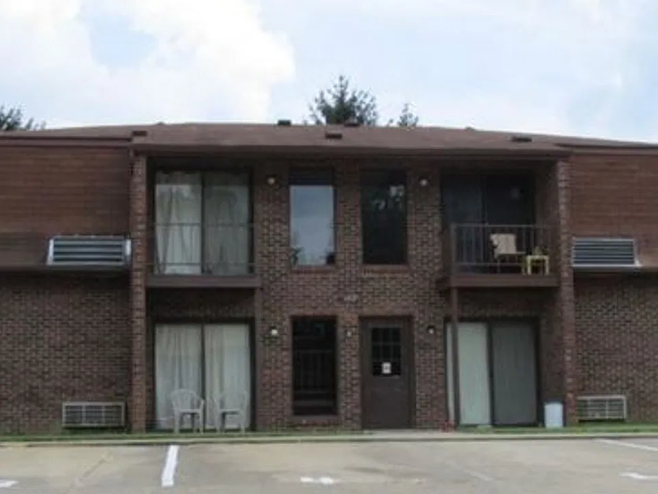 100 Governors Ct