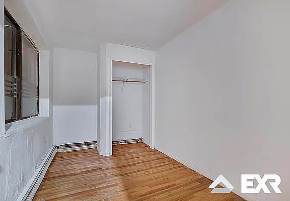 3rd image of 530 W 47th St APT 1B