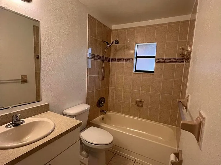 1675 Jack Oates Blvd #5 — Photo 7