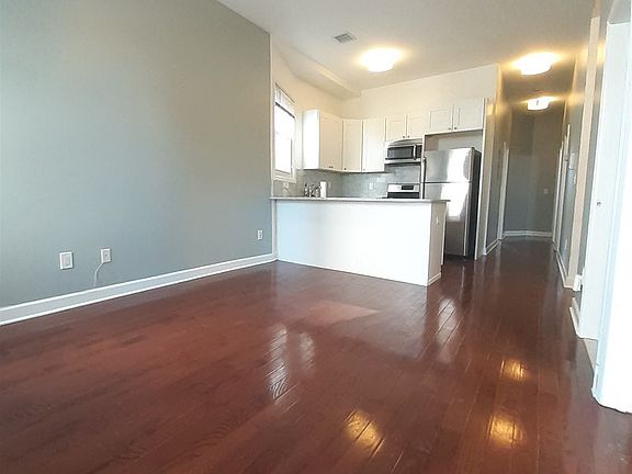 5th image of 21 Baldwin Ave #3