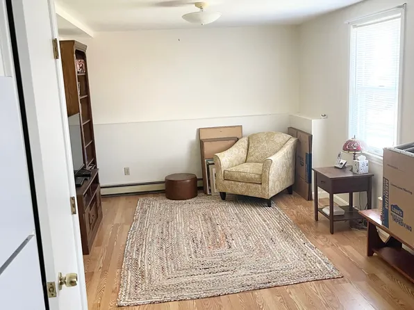 7 Long Leaf Ln, Somersworth, NH 03878