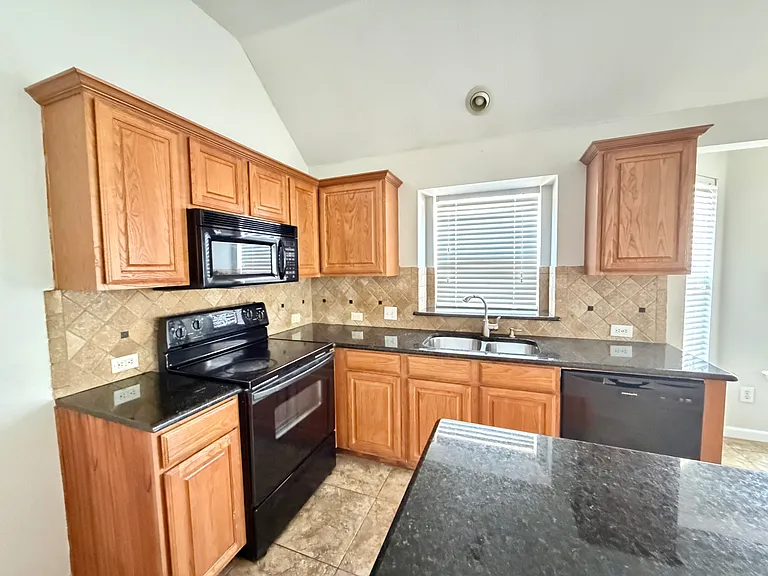 4308 Linda Kay Ln — Photo 9
