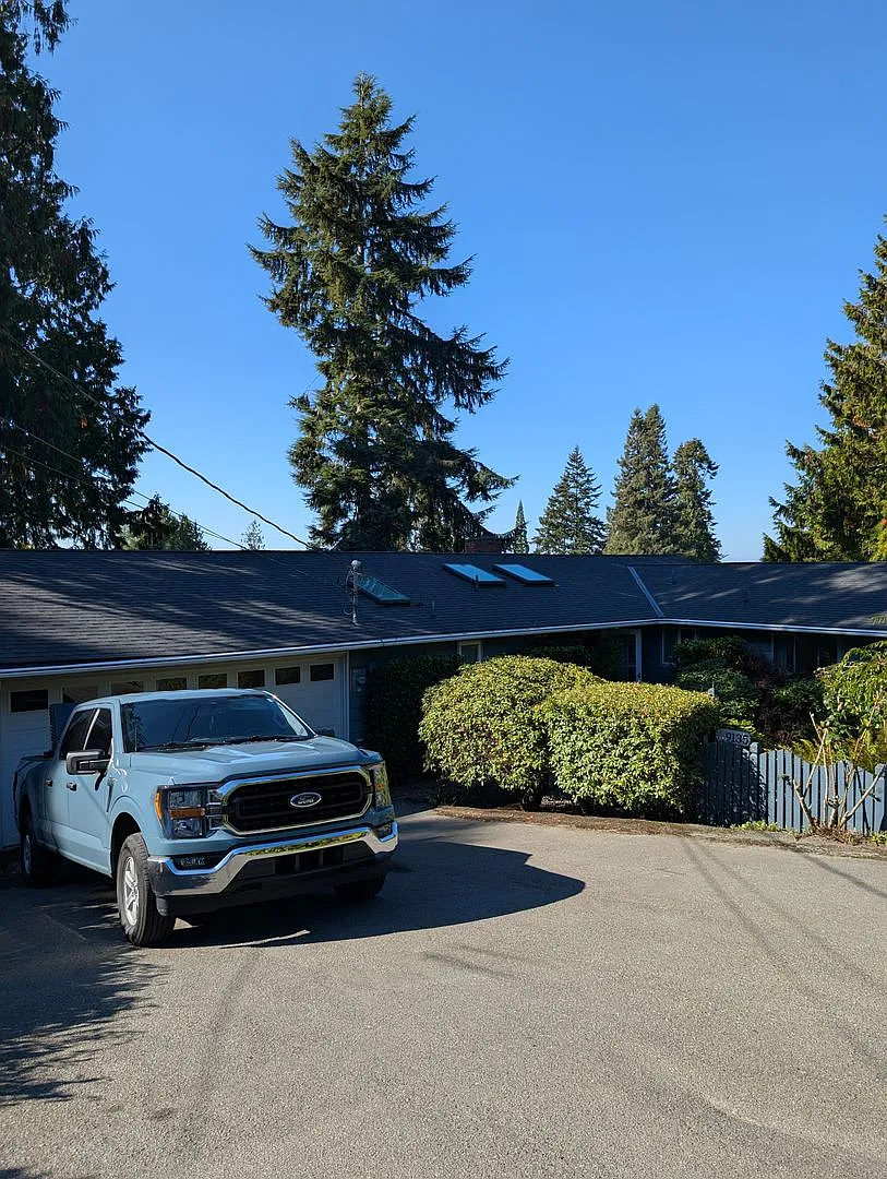 Edmonds Bowl 2 bedroom, 2 bath home — Photo 1