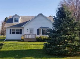 1929 Indian Point Rd, Oshkosh, WI 54901