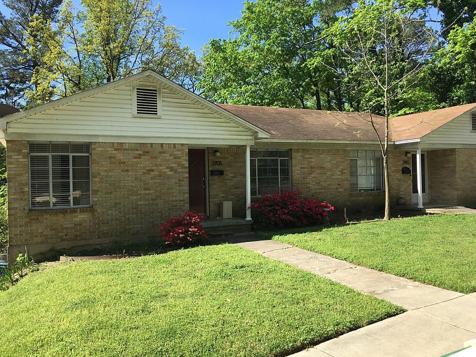 2905 Lee Avenue. Parking in front or on driveway.