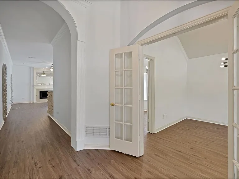 5516 Broken Bend Dr — Photo 3