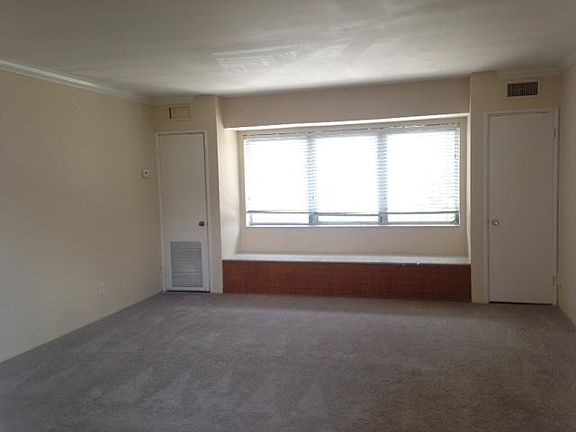 3rd image of 101 Isle Of Venice Dr