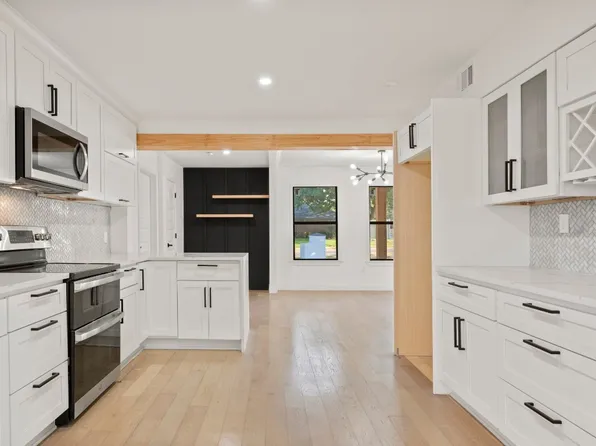 4064 High Summit Dr, Dallas, TX 75244