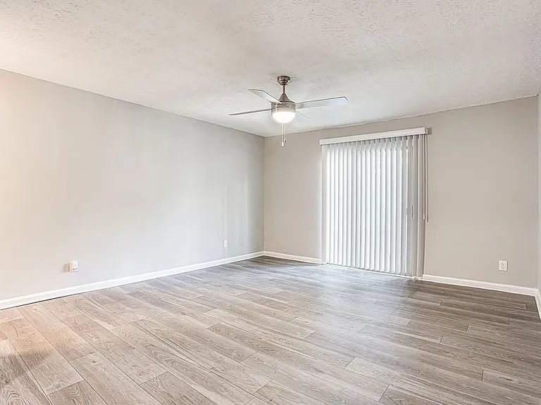 The Ellis Apartments — Photo 18