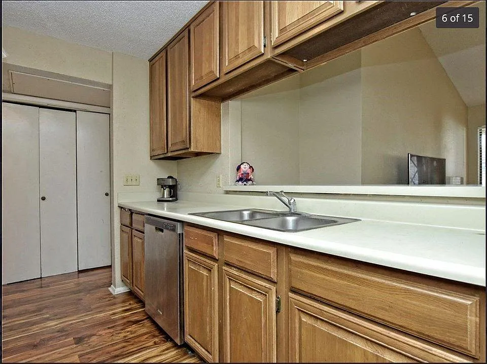 2 bed, 1.0 bath, 715 sqft, $1,550 — Photo 4